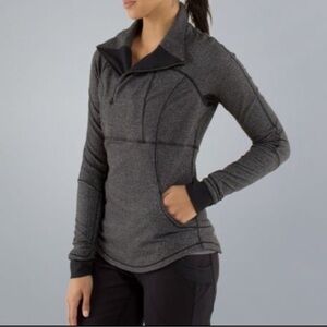 Lululemon Base Runner Half Zip Pullover Black Gray Jacket size 12